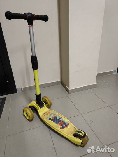 Детский трехколесный самокат