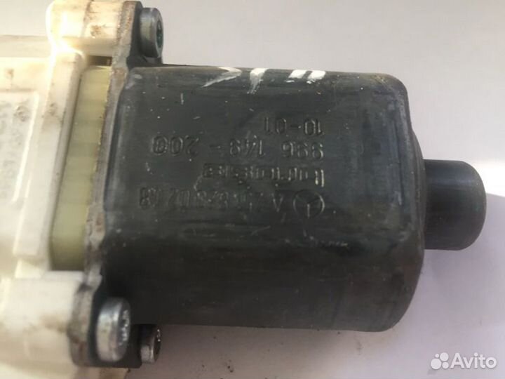 Мотор стеклоподъемника задний правый Mercedes-Benz