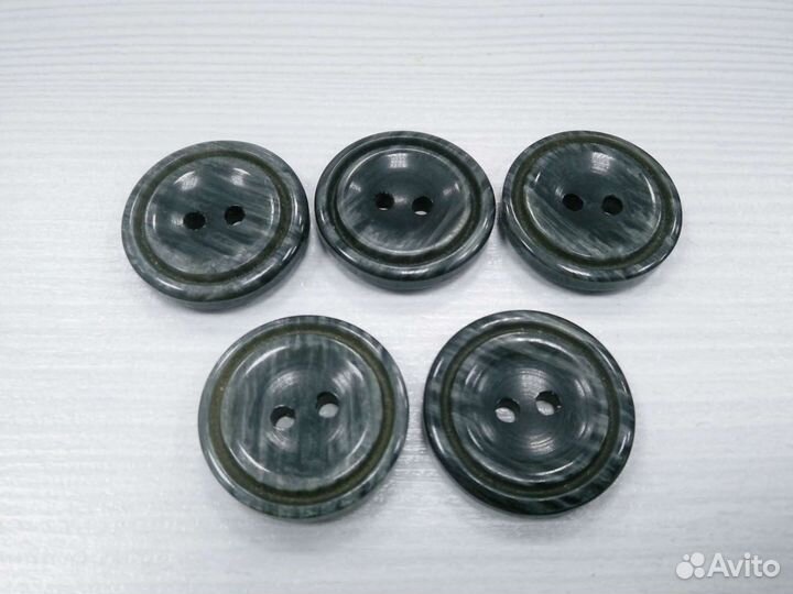 Пуговицы разные