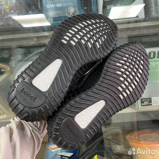 Кроссовки мужские Adidas Yeezy Boost 350