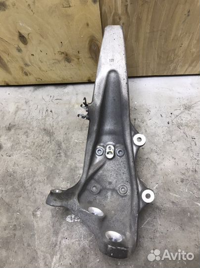 Кулак поворотный передний правый bmw f10 f11 f12