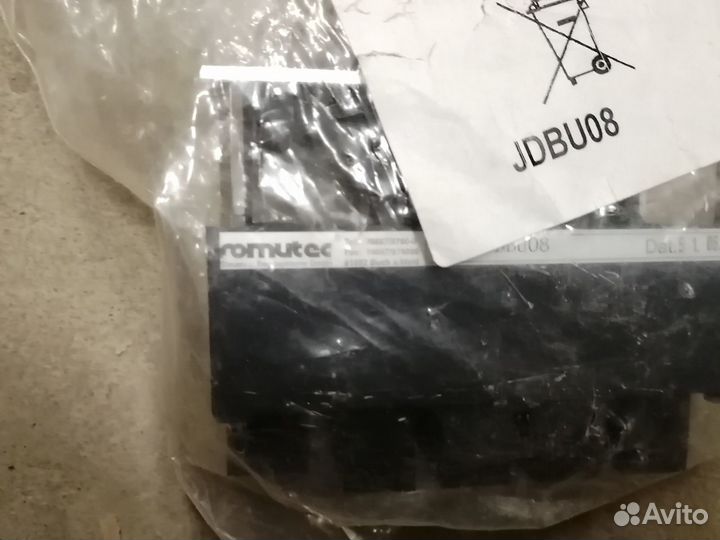 Переключатель дисплеев Romutec jdbu08