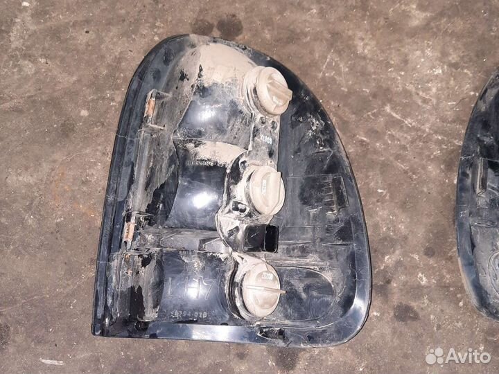 Задний левый фонарь chrysler voyager 3