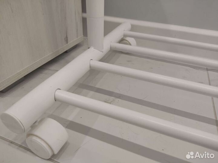 Вешалка для одежды напольная