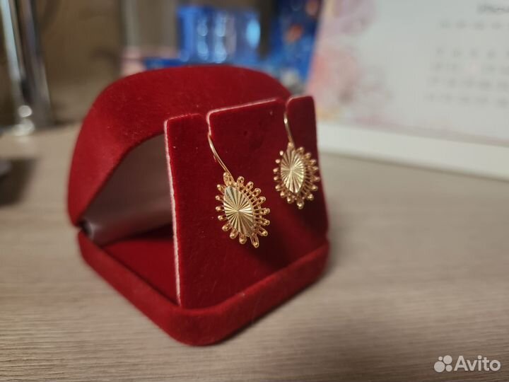 Золотые серьги с алмазной гранью клеймо качество