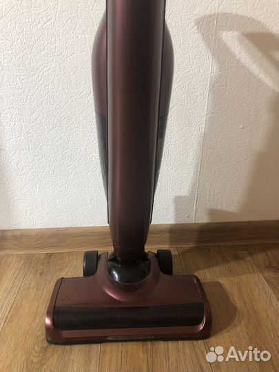 Аккумуляторный пылесос - швабра