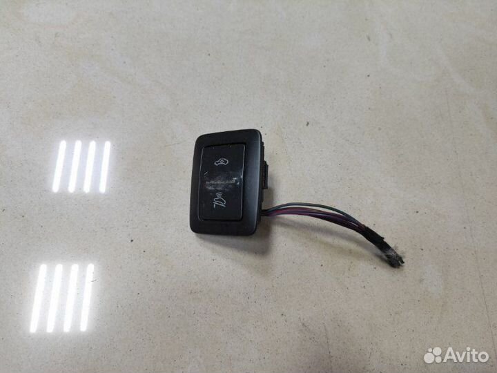 Кнопка Volkswagen Passat B6 1.9 BKC 2005