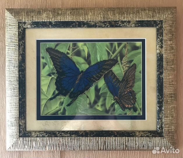 Картина с частичной вышивкой бисером