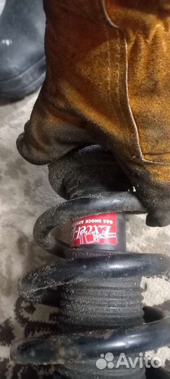 Левая стойка амортизатора honda accord 8 2.4