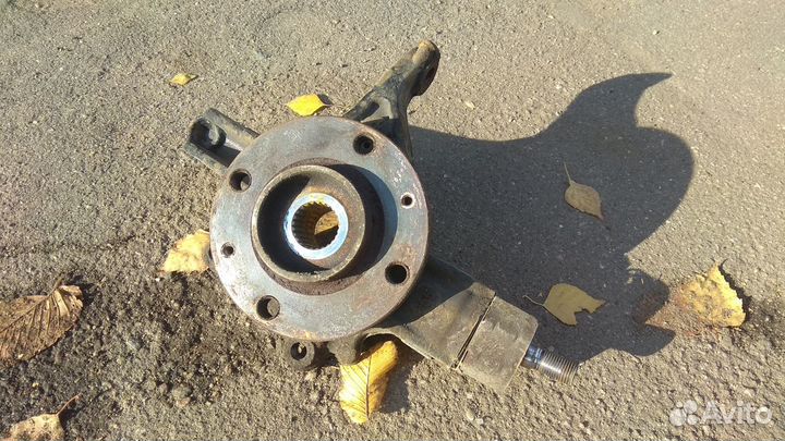 Кулак поворотный левый правый Ситроен С4