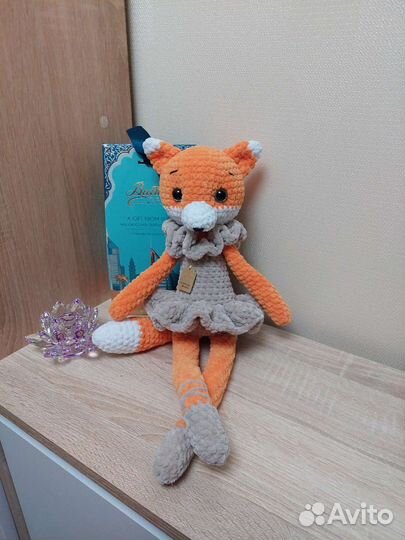 Вязаная игрушка лиса. Размер 43 см. Новая