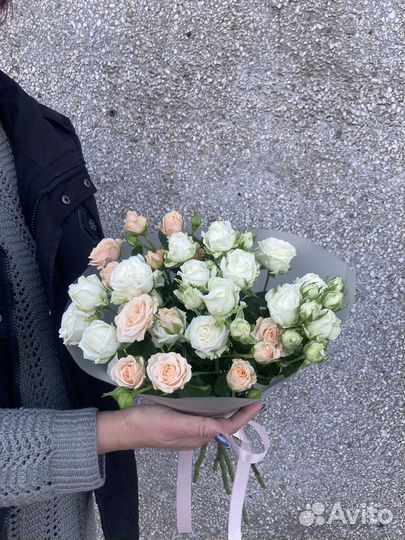 Букеты из кустовых роз