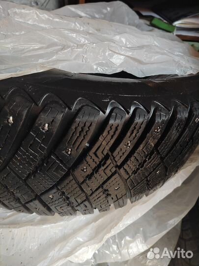 Goodyear Ultragrip Ice Arctic 215/65 R16 98