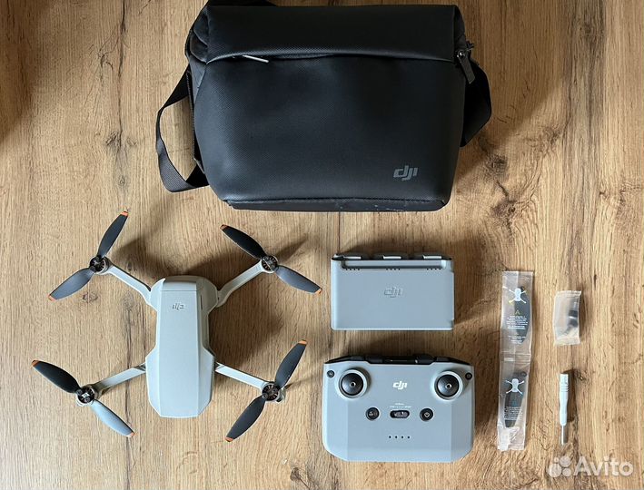 Квадрокоптер DJI mini 2 fly more combo