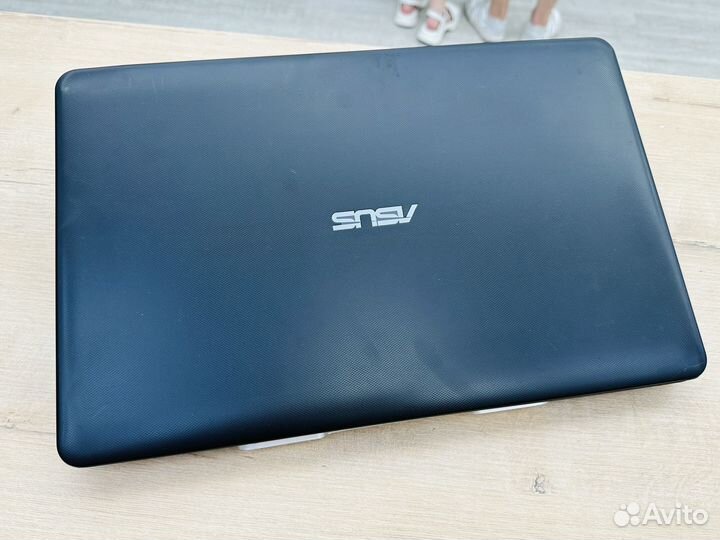 Ноутбук asus 17.3 4 ядра Intel N2940/ 8 RAM/ SSD
