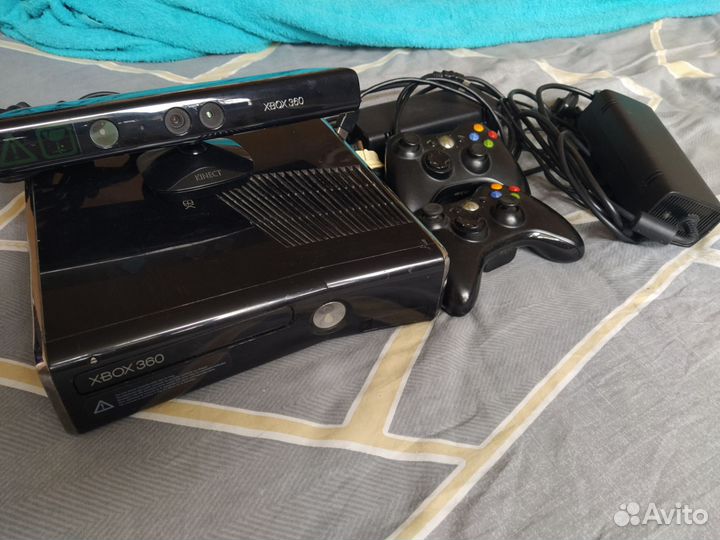 Xbox 360 + kinect + 2 геймпада + 45 игр