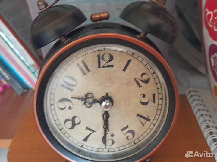 Часы-будильник