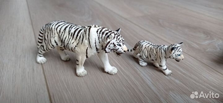 Фигурки Schleich(семейство кошачьих)