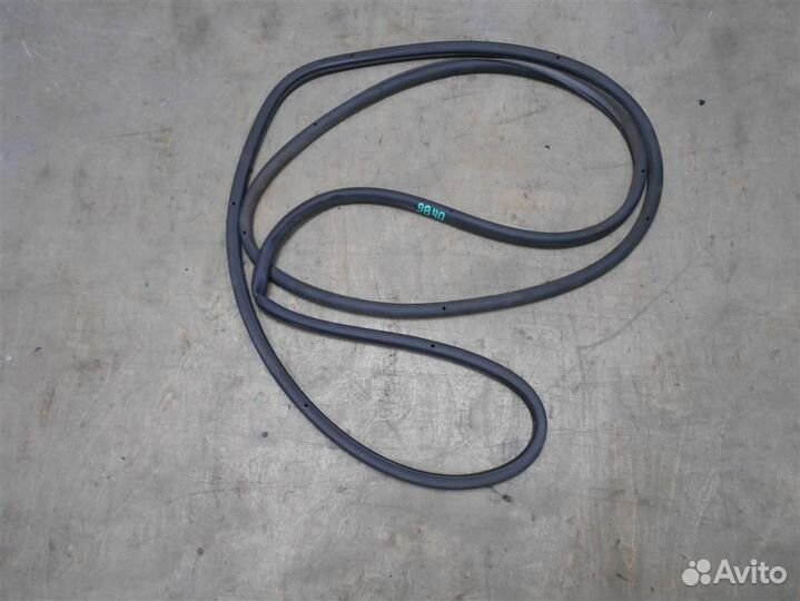 Уплотнитель двери задней левой от VW Touran 2003