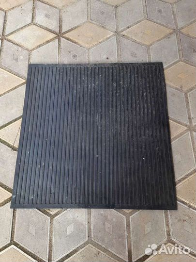 Коврик диэлектрический.75*75*6.5см