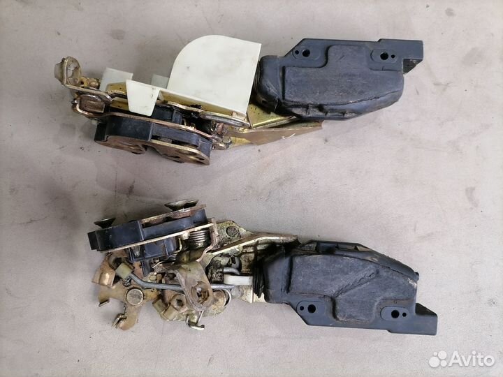 Замок двери задний Opel Vectra A 1988-1995