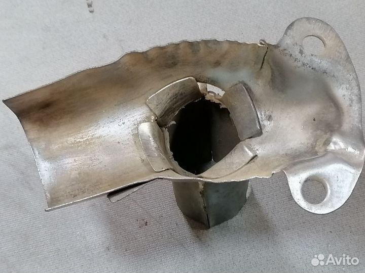 Термокожух вып.коллект.на карбюр.Audi 80 B3 1990