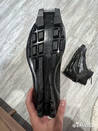 Лыжные ботинки