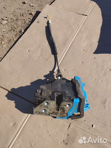 Замок задней правой двери Kia Ceed 2 (JD)