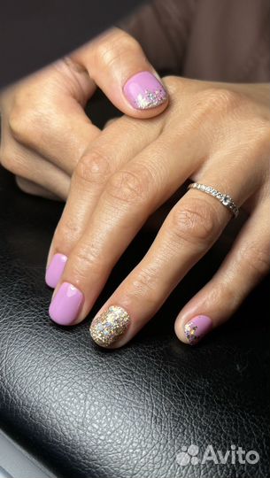 Модель на маникюр