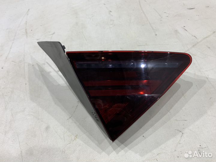 Задний фонарь светодиодный на багажнике Audi A7 4G