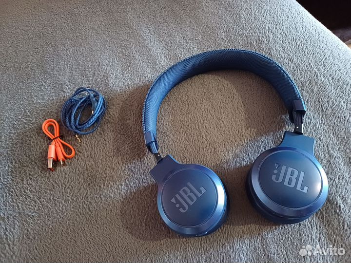 Беспроводные наушники jbl live 460 nc