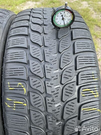 Bridgestone Blizzak LM-25 215/55 R17