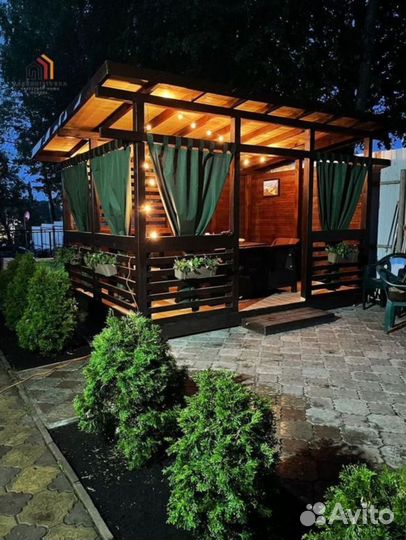Беседка деревянная на сваях