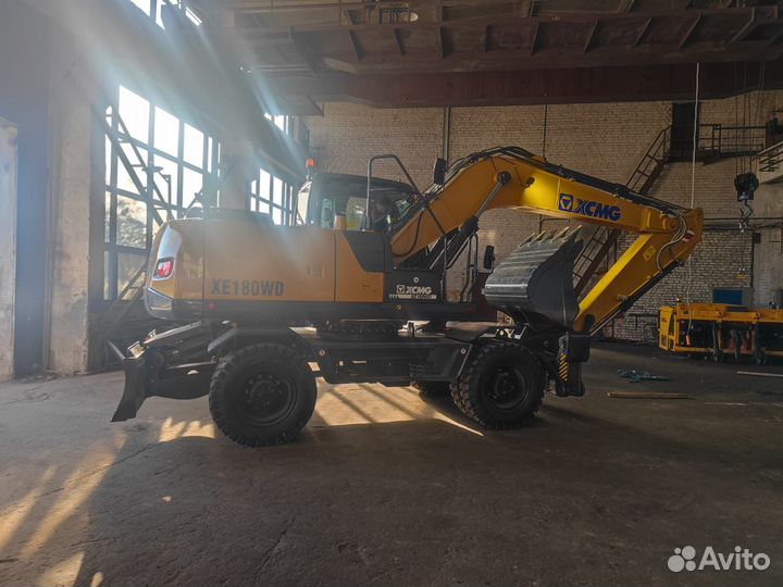 Колёсный экскаватор XCMG XE180WD, 2023
