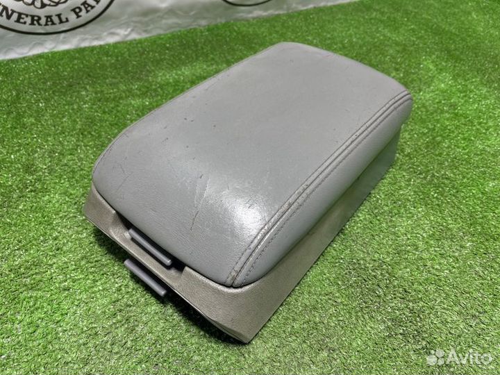 Бардачок между сиденьями Toyota Land Cruiser FZJ80