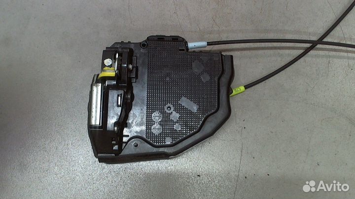 Замок двери Toyota Tundra, 2009