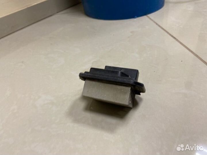 Резистор печки Toyota Prius NHW10 1NZ 2000