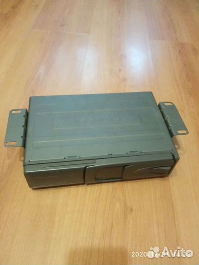 CD чейнджер Pioneer CDX-P670