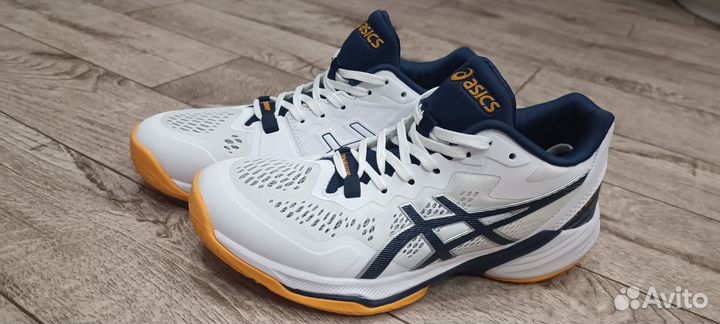 Кроссовки asics
