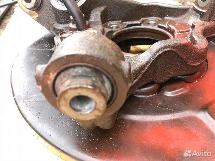 Ступица (кулак, цапфа) задняя правая Infiniti Fx35