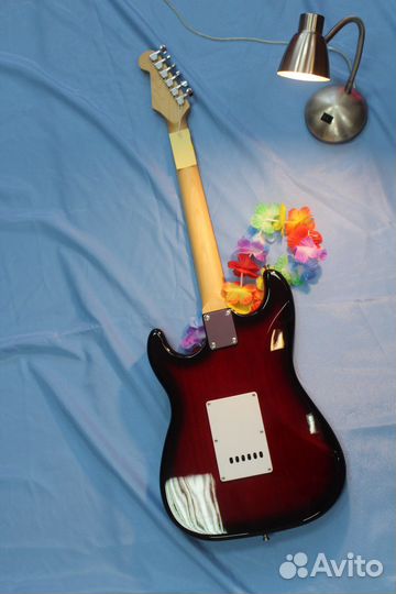 Электрогитара Homage Новая