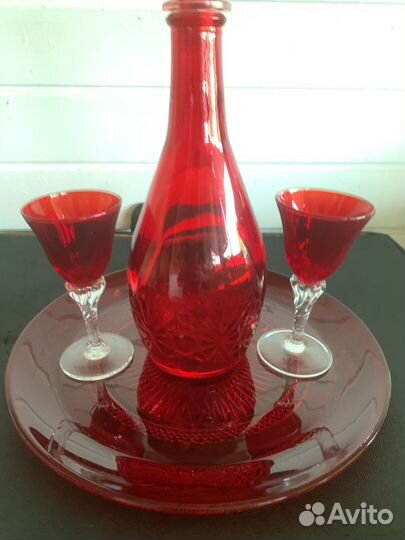 Графин с рюмками цветное стекло
