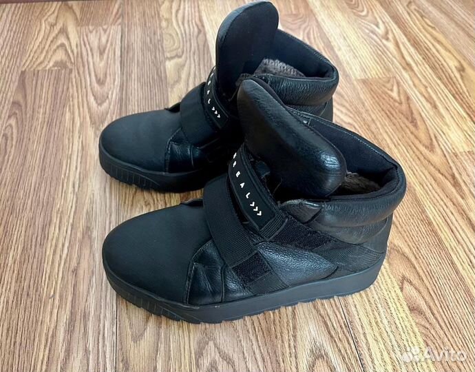 Зимние ботинки для мальчика