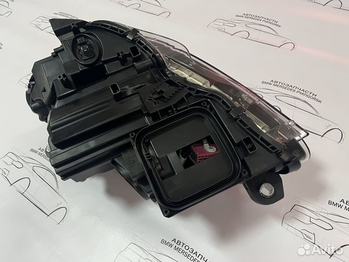 Передняя правая фара Mercedes W204 рестайлинг