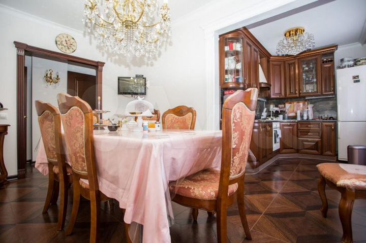 4-к. квартира, 101 м², 5/5 эт.