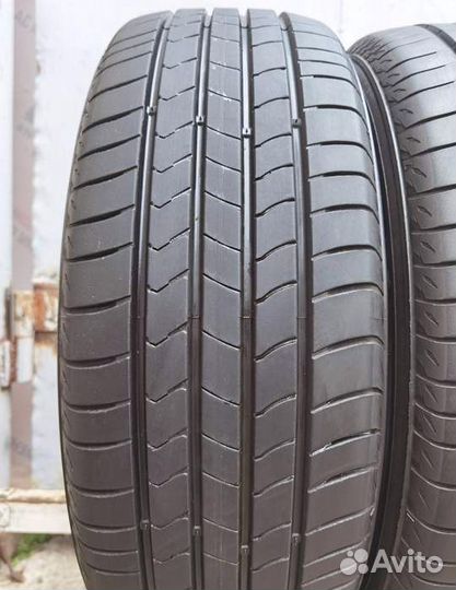 Kumho Ecsta HS51 215/60 R17 96H