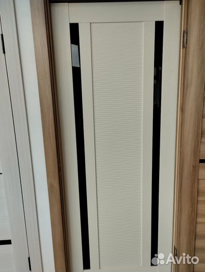 Двери межкомнатные с коробкой новые