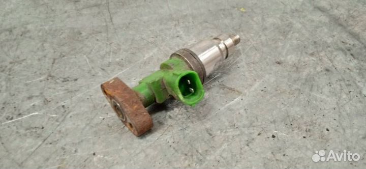 Топливная форсунка Nissan Cedric