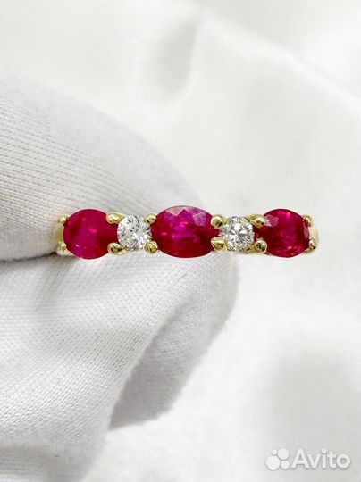 Золотое кольцо с бриллиантами, рубин 585 / 2.24 гр