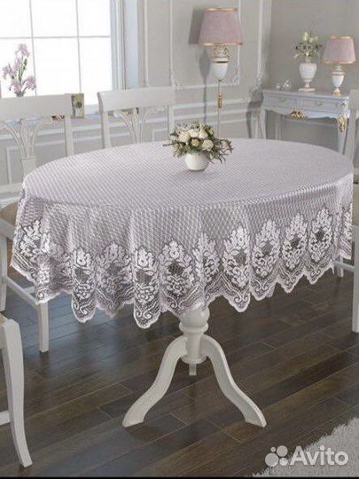Скатерть с кружевом
